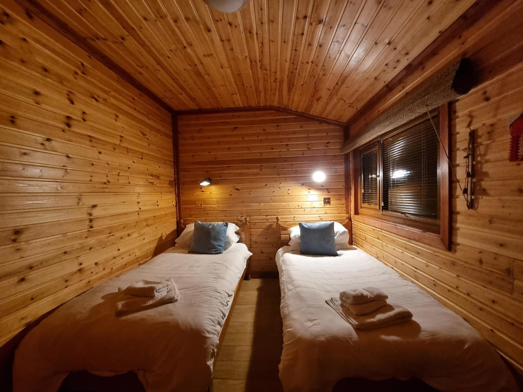 Cairngorm Lodges Aboyne Ngoại thất bức ảnh